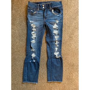 Distressed American Eagle Cropped Jeans